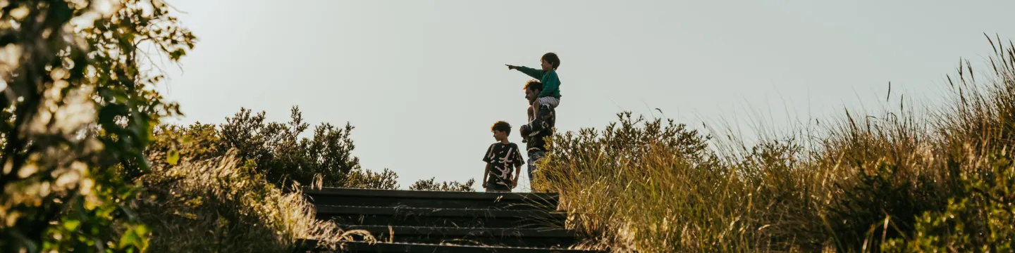 Gezin in de duinen